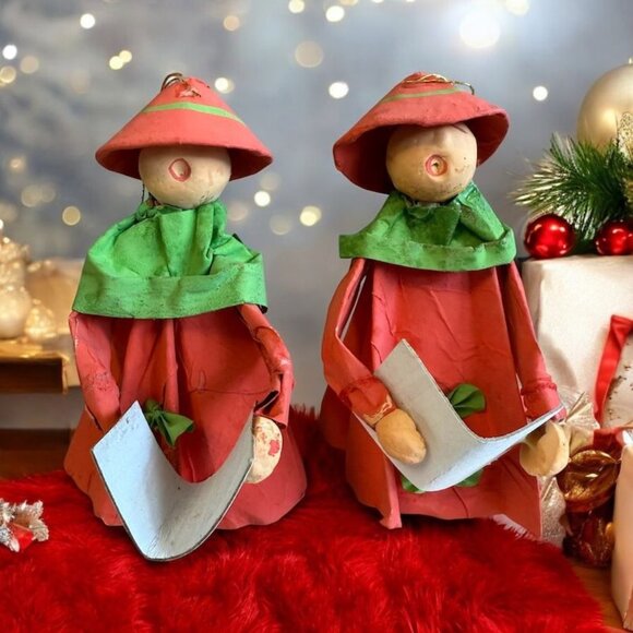 Vintage Ornaments Caroler Figurines With Red & Green Outfits Cardboard 5" - Picture 1 of 9